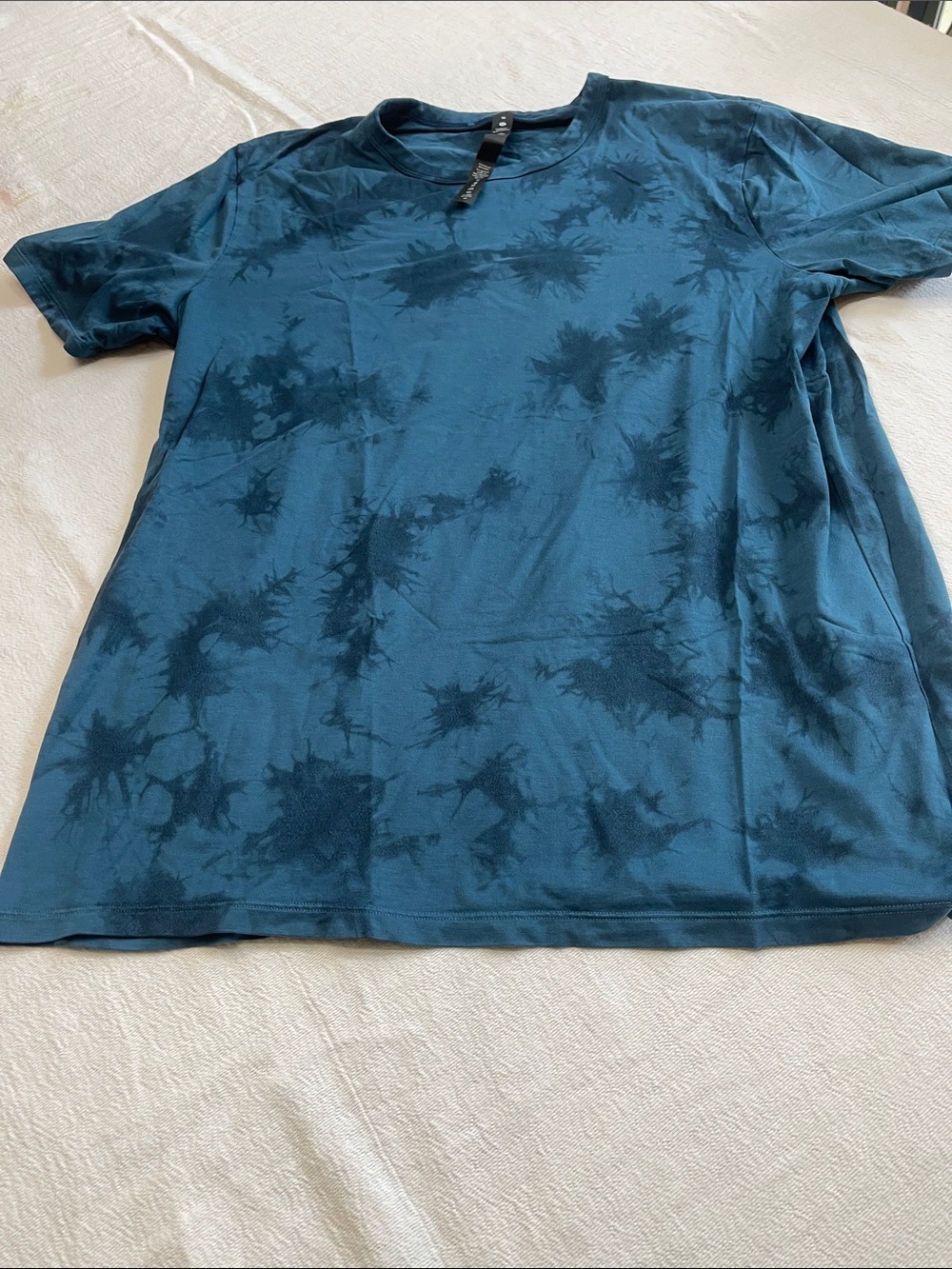 lululemon athletica Men's Teal Tie-Dye Short Sleeve Shirt